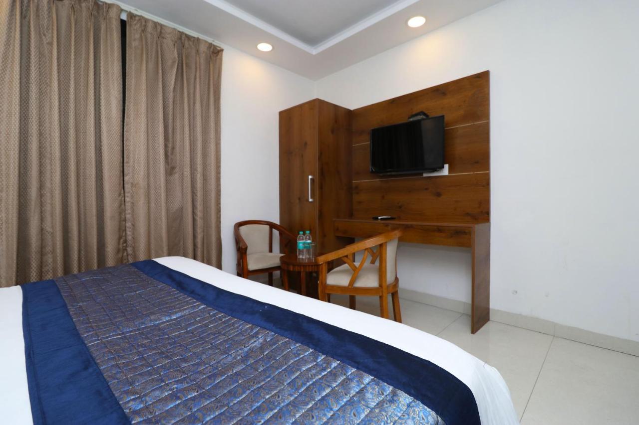 Hotel Belwood Suites - Near New Delhi Airport المظهر الخارجي الصورة
